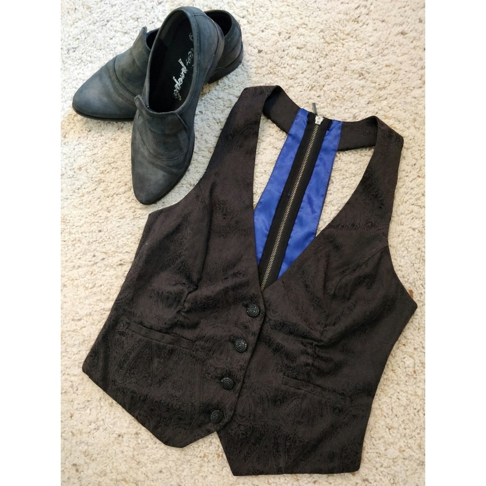Women's Black Zip Up Vest - Charlotte Russe